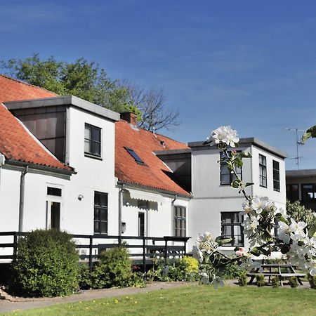 Provstegarden Bed & Breakfast Hovedgård Екстериор снимка
